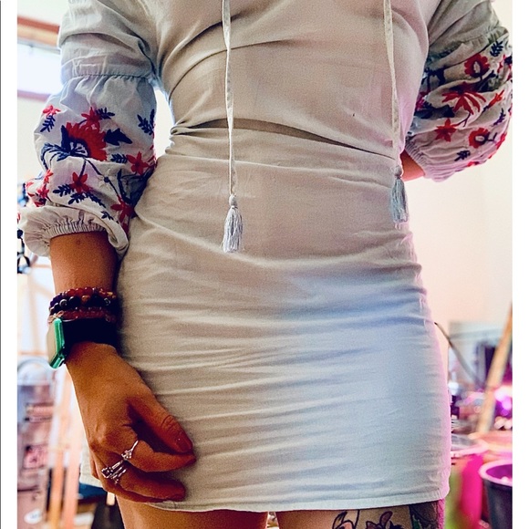 Aeropostale Tunic shirt with Embroidered Sleeves - Picture 2 of 4